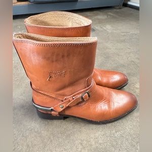 Women’s Frye horse bit boots, Women’s size 7.5